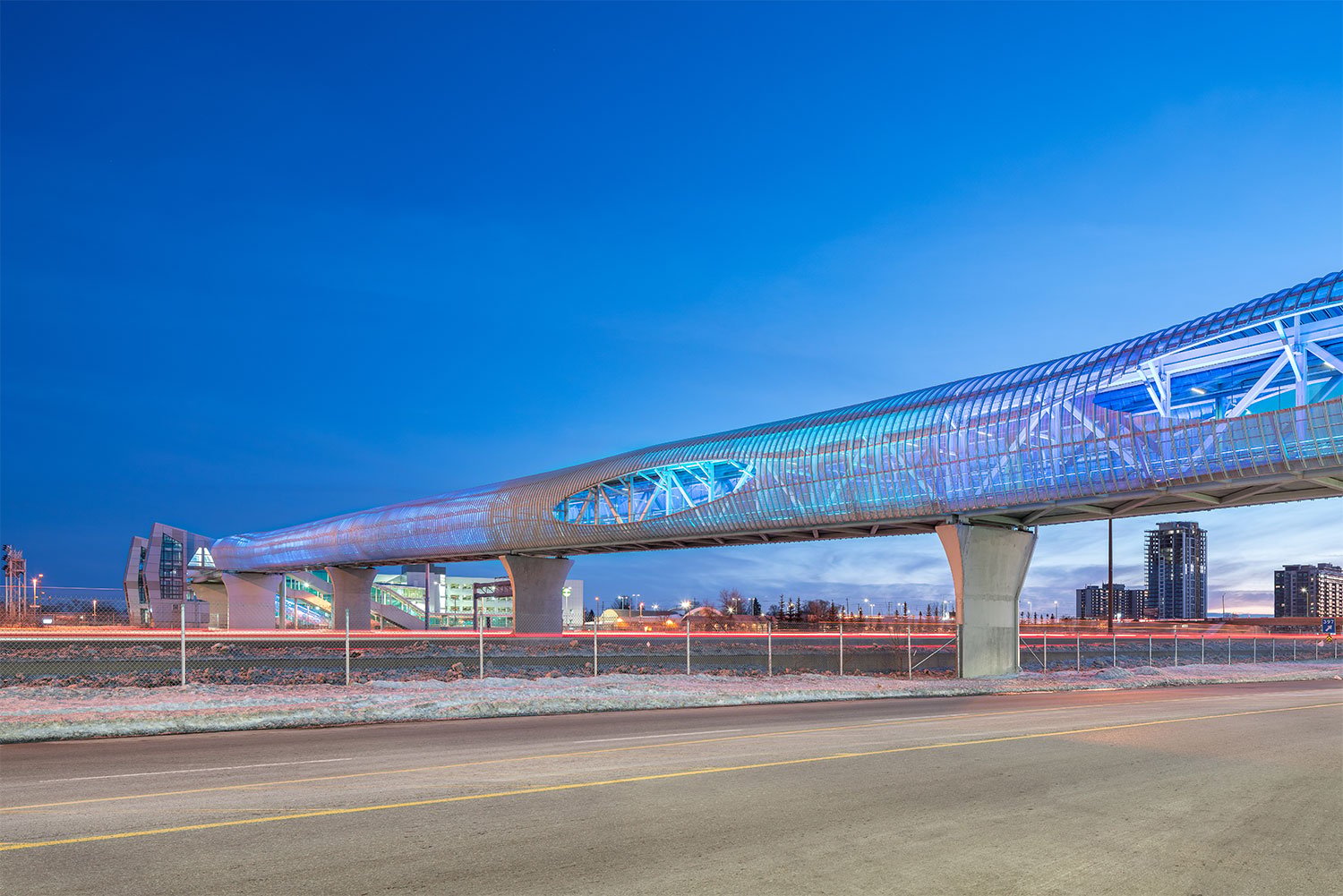 PickeringGOPedestrianBridge08